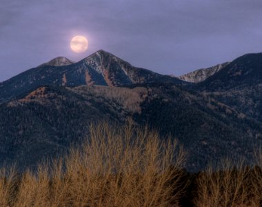 Peaks Moonset (HDR)