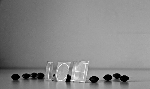I letters black white