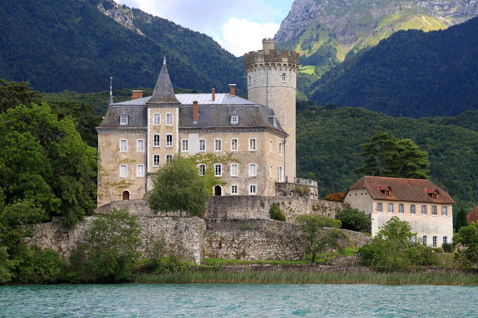 House water's edge castle