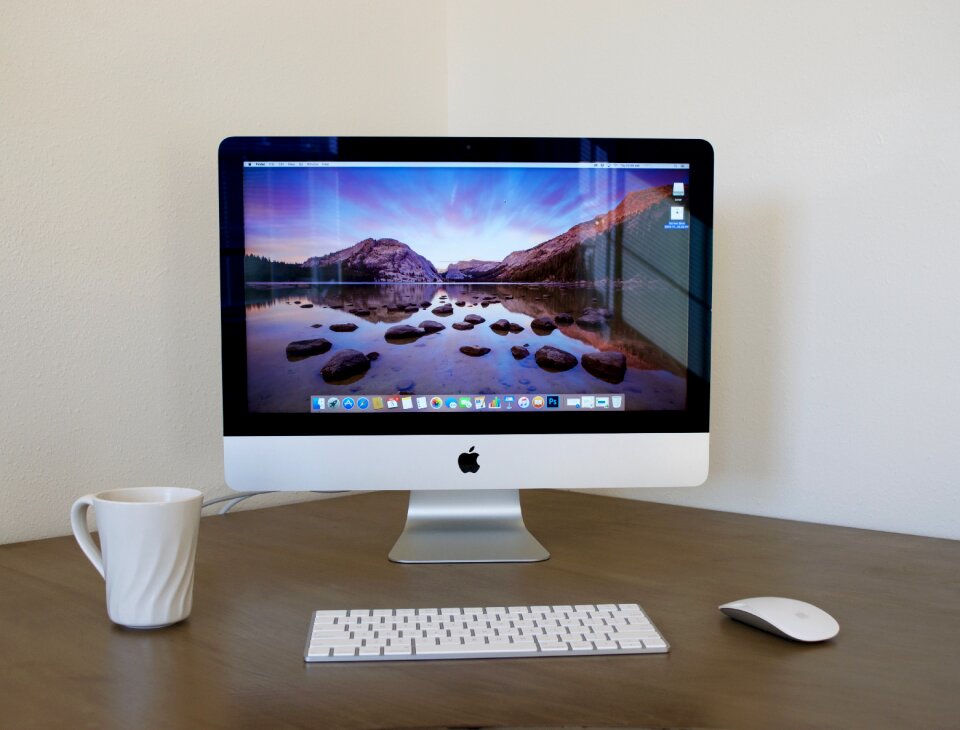 White apple desktop