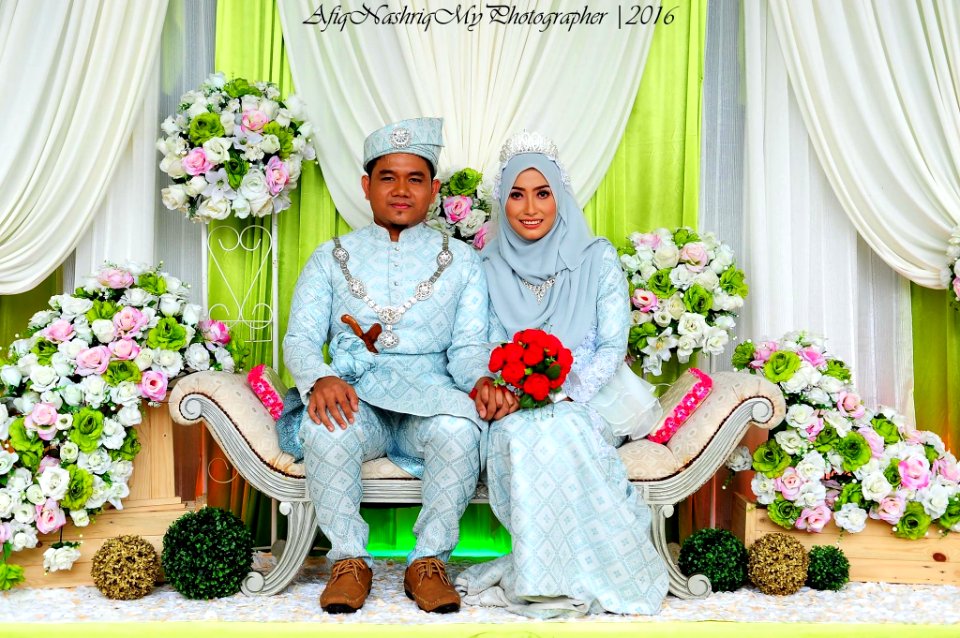 Pakej 3 : Majlis Menyambut Menantu. Tahniah buat Rizal & Wanie 21.Disember.2016 semoge kekal bahagia hingga Ke jannahNya. Pm Afiq tuk book date majlis perkahwinan anda nanti.😊