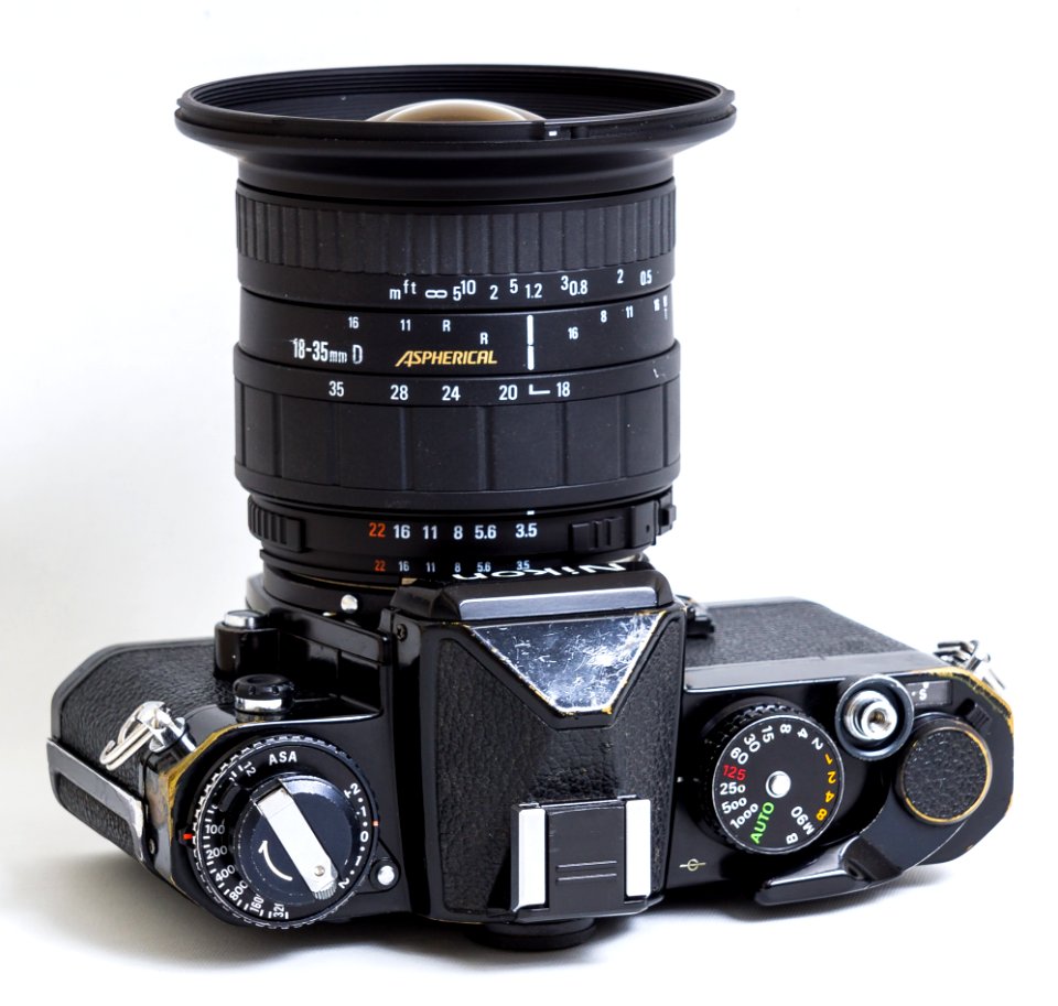 Nikon FE + Sigma 18-35mm f/3.5-4.5