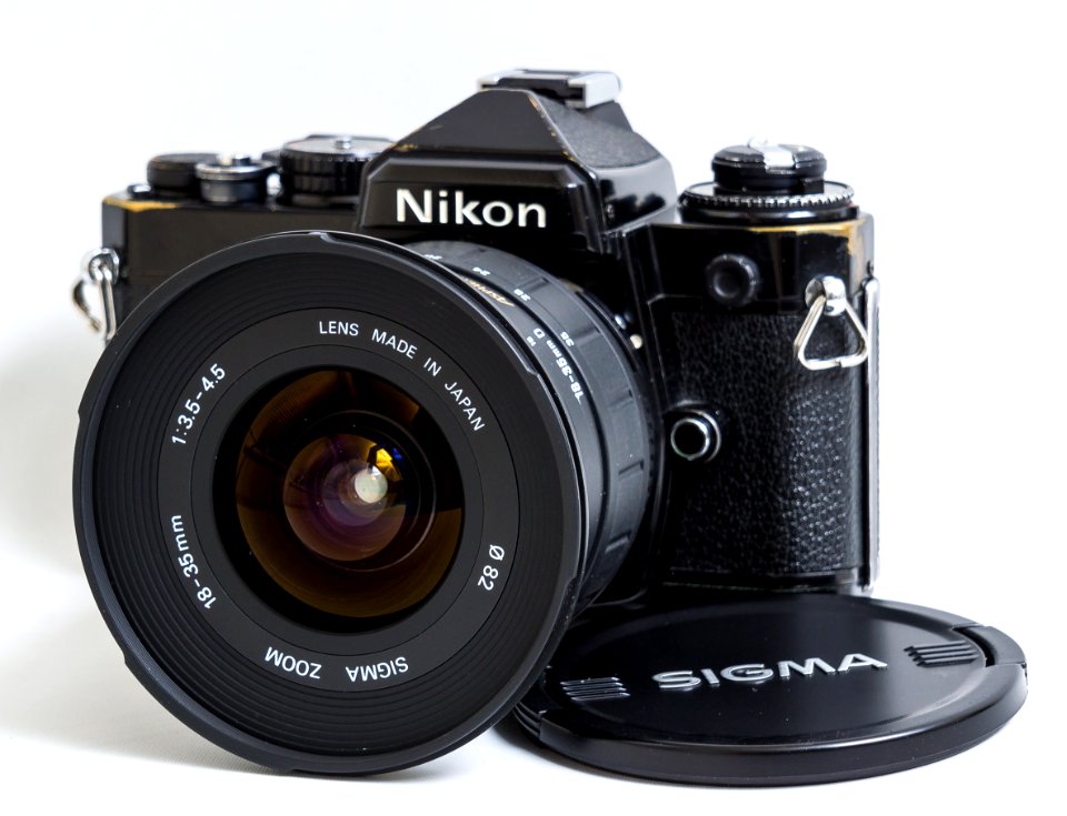 Nikon FE + Sigma 18-35mm f/3.5-4.5