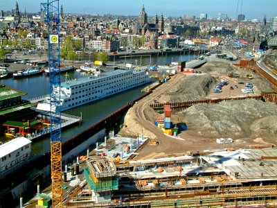 2005.04 - 'View over the old city center' - Amsterdam photo & pictures, construction-site of new building OBA Library at the Oosterdok; Dutch city photo geotag, Fons Heijnsbroek, The Netherlands photo