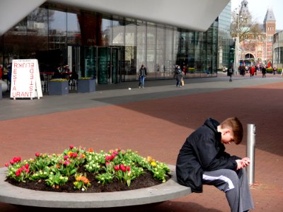 2016.04 - Amsterdam photos, People and modern architecture in the city, in front of Stedelijk museum square at Museumplein - a street-view - geotagged free urban picture, in public domain / Commons; photography, Fons Heijnsbroek photo
