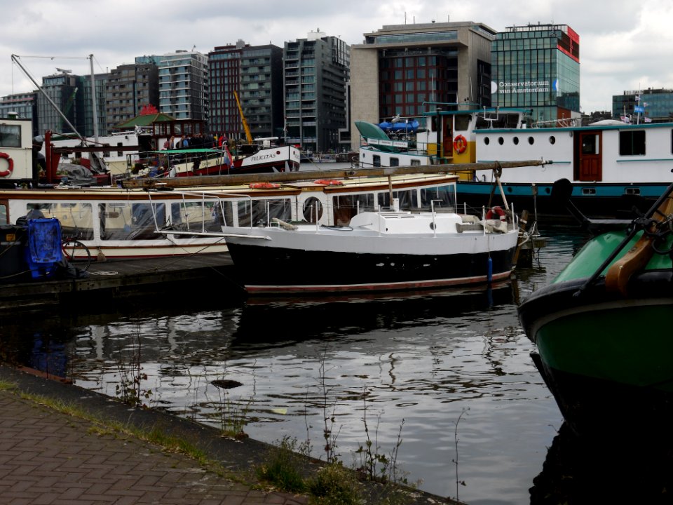 2013.06 - 'Cityscape, ships & boats at the quay of the water Oosterdok / Docklands, in Amsterdam city; modern architecture photography by Fons Heijnsbroek, the Netherlands