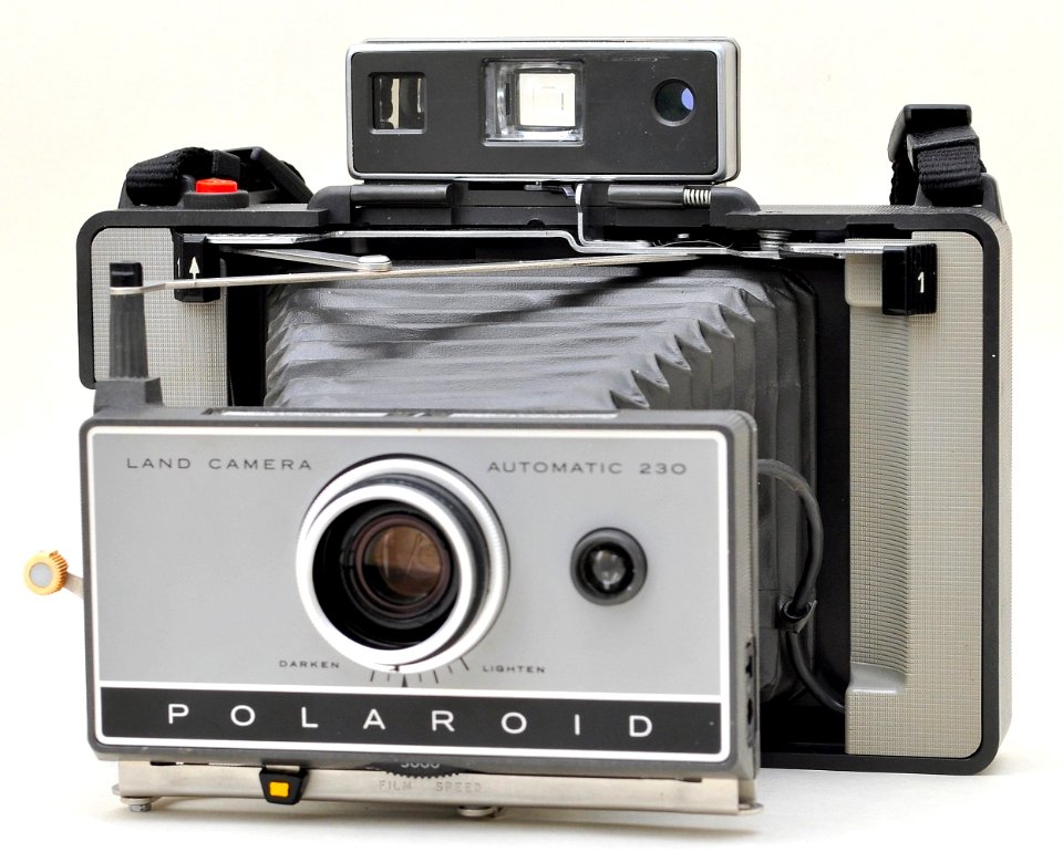Polaroid 230 - Fully Open