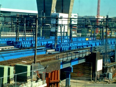 2005.04 - 'Rail-bridge construction of the train track' - Amsterdam in photos and pictures,  near Central Station Amsterdam, at the east side of the station; location Oosterdok; free picturer; Dutch city + geotag, Fons Heijnsbroek, The Netherlands