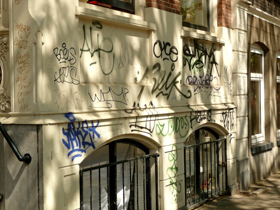 2015.05 - Amsterdam, photo of street-art & shadows, sun-light & wall-tags on 19th century house-fronts in Sarphatistraat, Amsterdam city - geotagged free urban picture, in public domain / Commons; Dutch city photography, Fons Heijnsbroek, The Netherlands