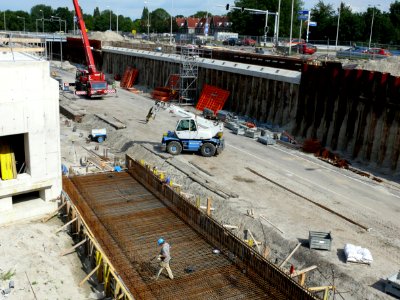 2007.08 - 'Wide glimpse into the excavation' with sheet pilings and concrete constructions, for building the new metro-tunnel in Amsterdam-North; Dutch city photo + geotag, Fons Heijnsbroek, The Netherlands photo