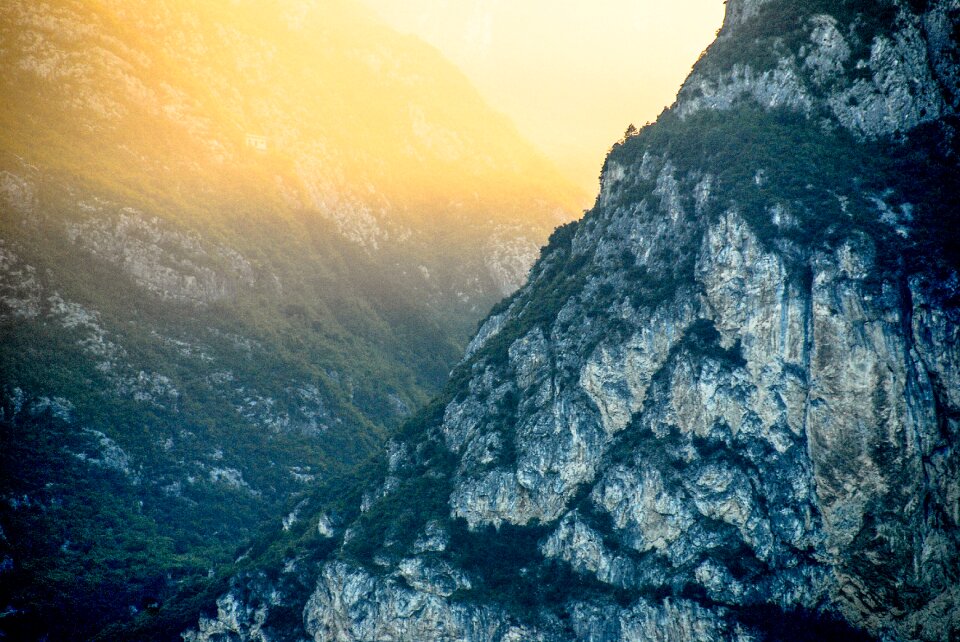 Craggy rock light