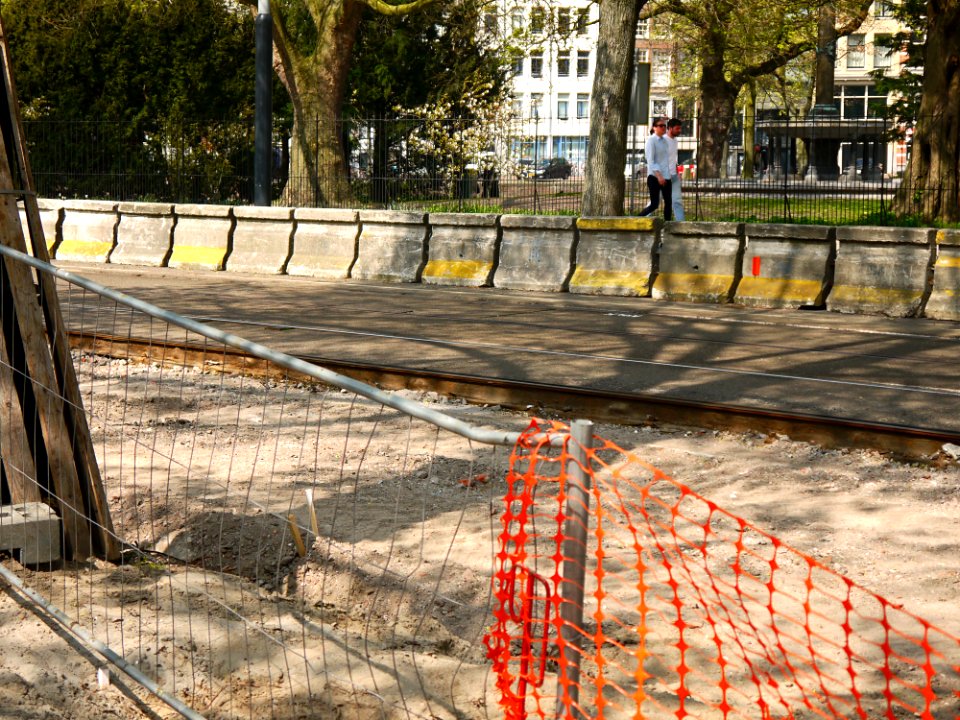 2015.04 - Amsterdam photo, road construction - Renovating the tram track, in front of the Hortus Botanicus, at Plantage-Middenlaan; a geotagged free urban picture, in public domain / Commons CCO;  city photography by Fons Heijnsbroek, The Netherlands