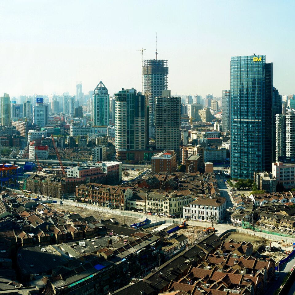 China building skyscraper