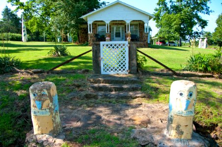 Road Trip: Totem Pole Park