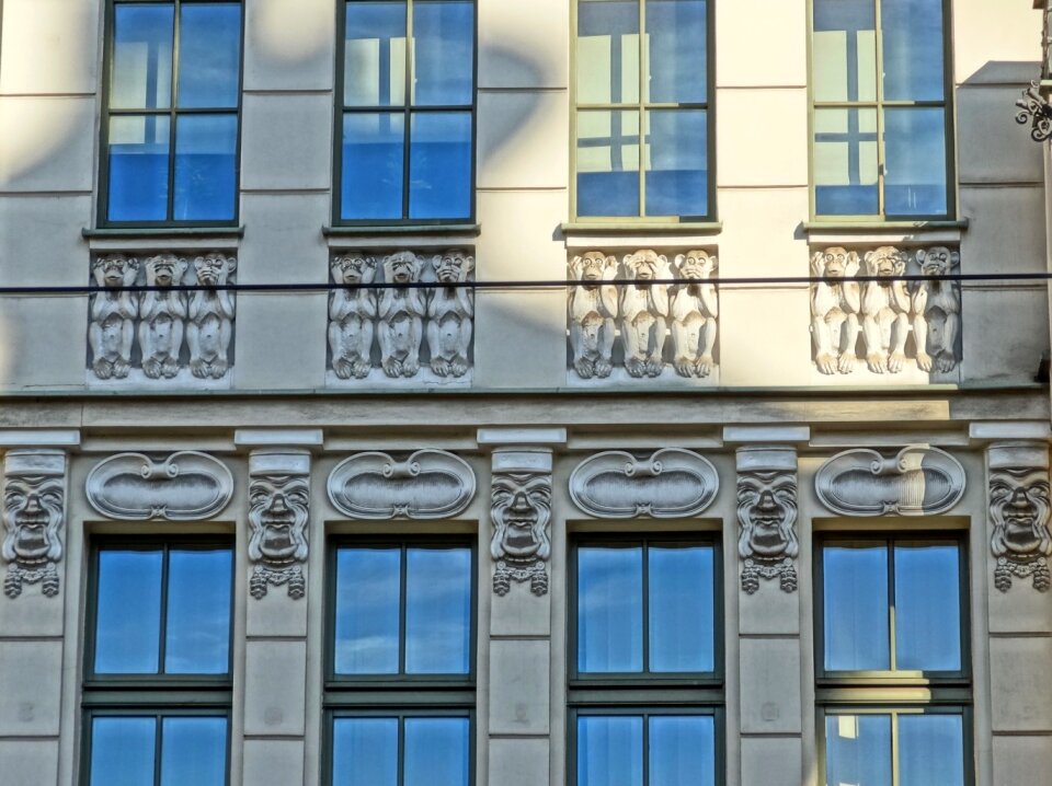 Windows art nouveau exterior