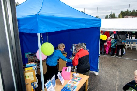 Kirjastoauto Pokkari Kevätmessuilla 2015