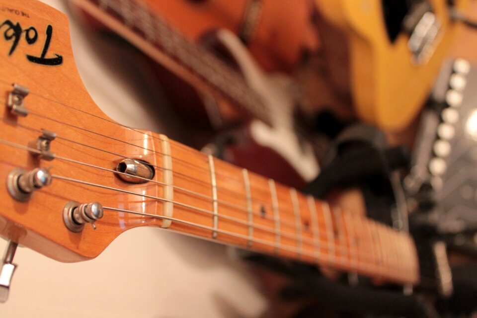 Guitar music strings