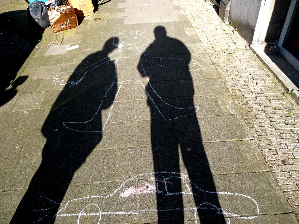 2015.05 - Amsterdam photo children street-art - 'The man & his car' - crayon drawing on the pavement in the street of district De Pijp; geotagged free urban picture, in public domain / Commons CCO; city photography by Fons Heijnsbroek, The Netherlands photo