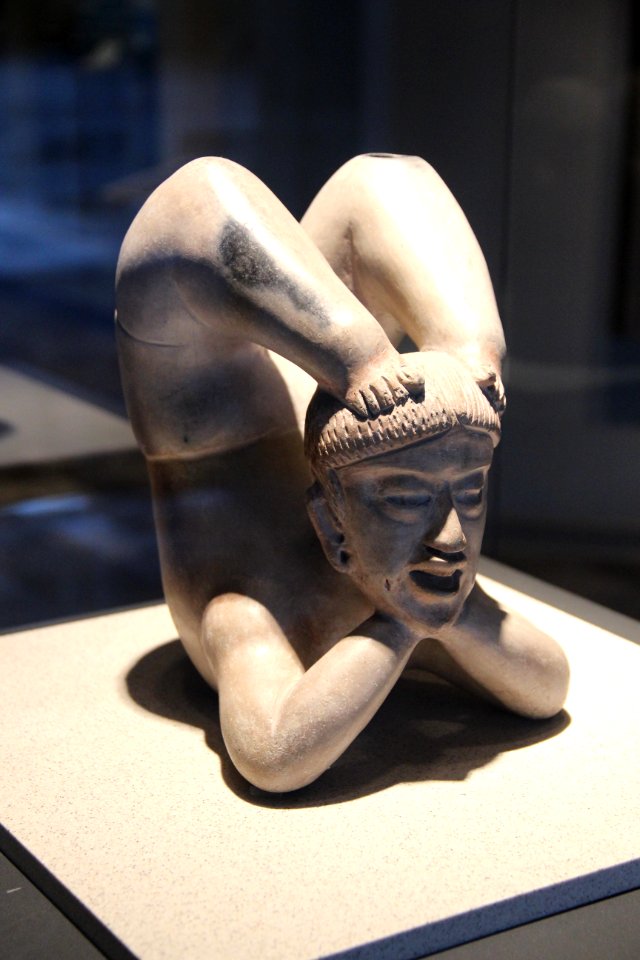 Clay Acrobat, Tlatilco, Middle Preclassic, Olmec Influence, 22cm, 1200-600 BC