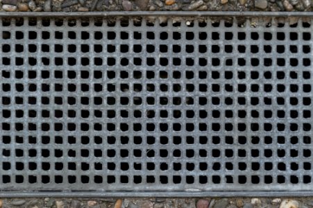 Metal grid cover