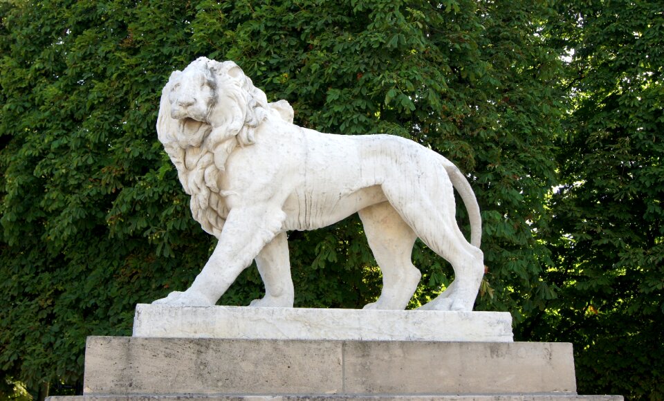 Luxembourg gardens sculpture landmark photo