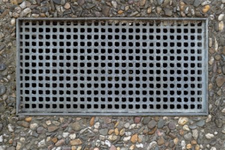Metal grid cover