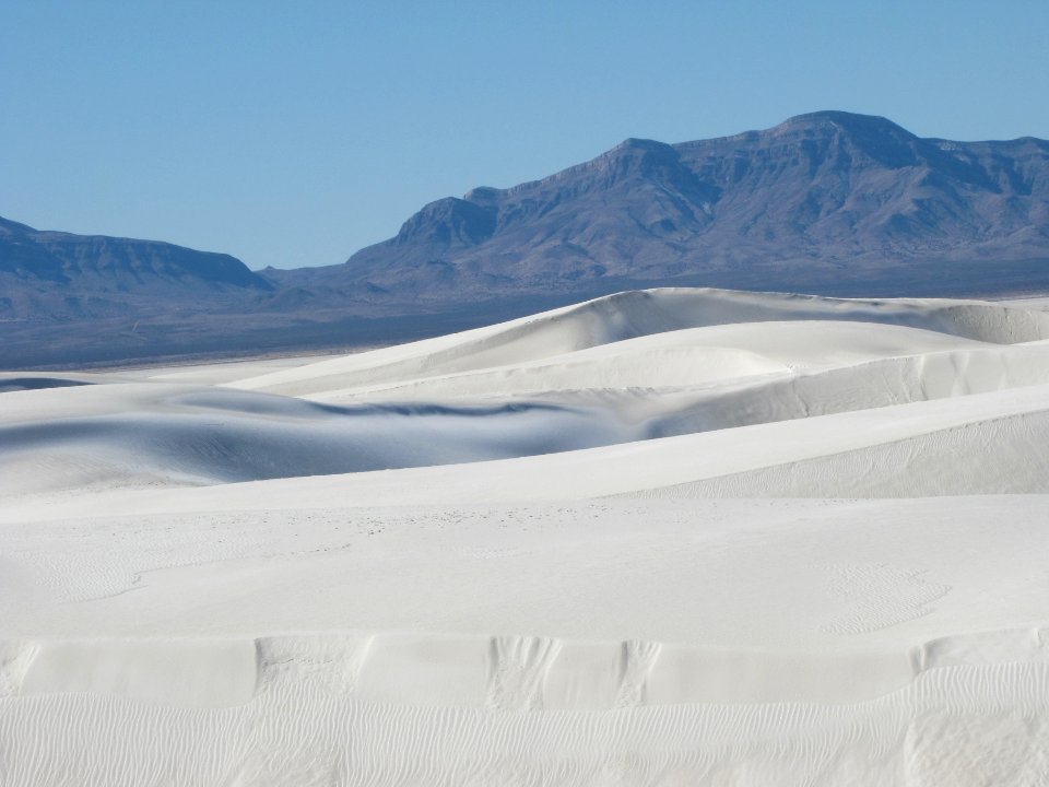 Undulating dunes showing slippage