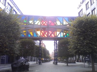 Leipzig - farbige Glasfassade.jpg photo
