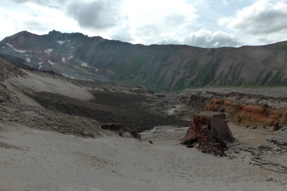 empty fissure lake