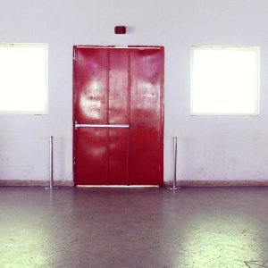 Siempre hay una salida... #architecture #doors