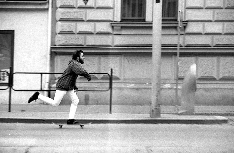 Praktica BC1 with Pentacon Prakticar 2,8/135 - Skateboarder 1