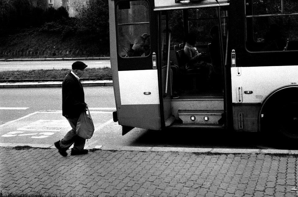 Kiev 4 + Helios-103 - Old Man Going to the Bus