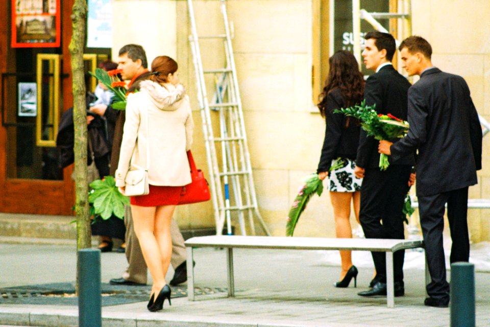 Praktica MTL 5 + Pentacon Electric 4/200 MC - People Going to Attend Wedding Ceremony