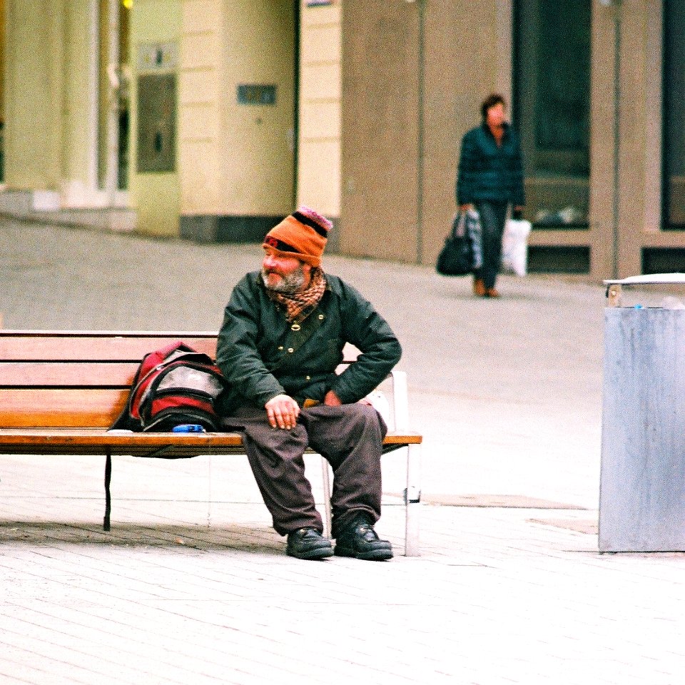 Praktica MTL 5 + Pentacon Electric 4/200 MC - Inhabitant of the Liberty Square