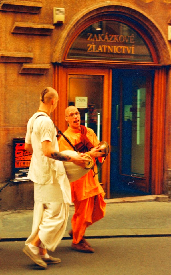 Praktica MTL 5 +  Helios 44-2 2/58 - Hare Krishnas 2