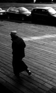 Kiev 4 + Helios 103 - Walking Man in front of the City Library 1