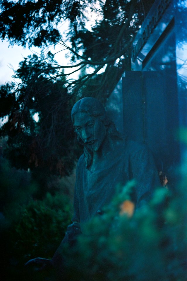 Kiev 4 + Helios 103 - Cemetery Jesus