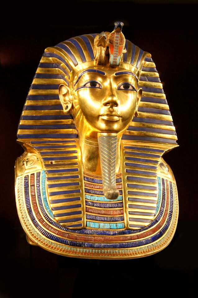 Mask the golden mask replica
