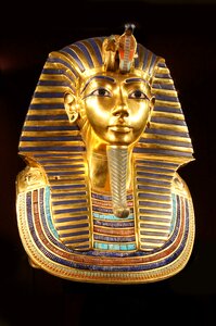 Mask the golden mask replica