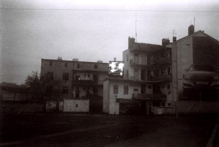Agfa Billy Record 7.7 - Old House with Commercials