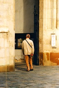 Kiev 4 + Jupiter-11 135/4 - Man Entering St. Jacob's Church