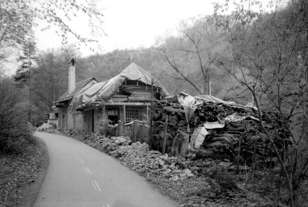 Canon Prima Zoom 80u - Old Mill 01