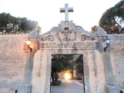 Portal monastery cura cura