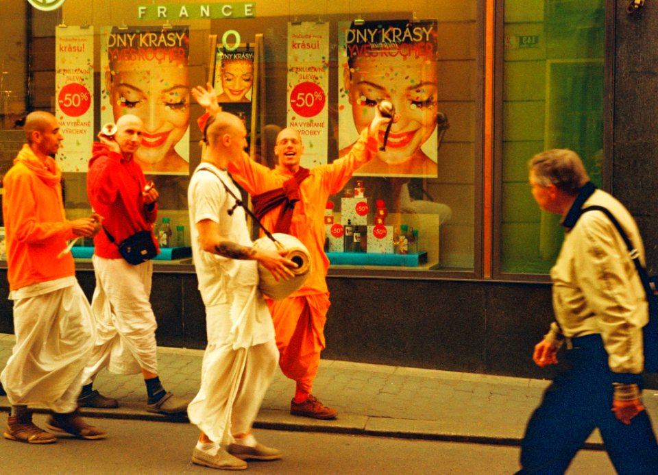 Praktica MTL 5 +  Helios 44-2 2/58 - Hare Krishnas 3