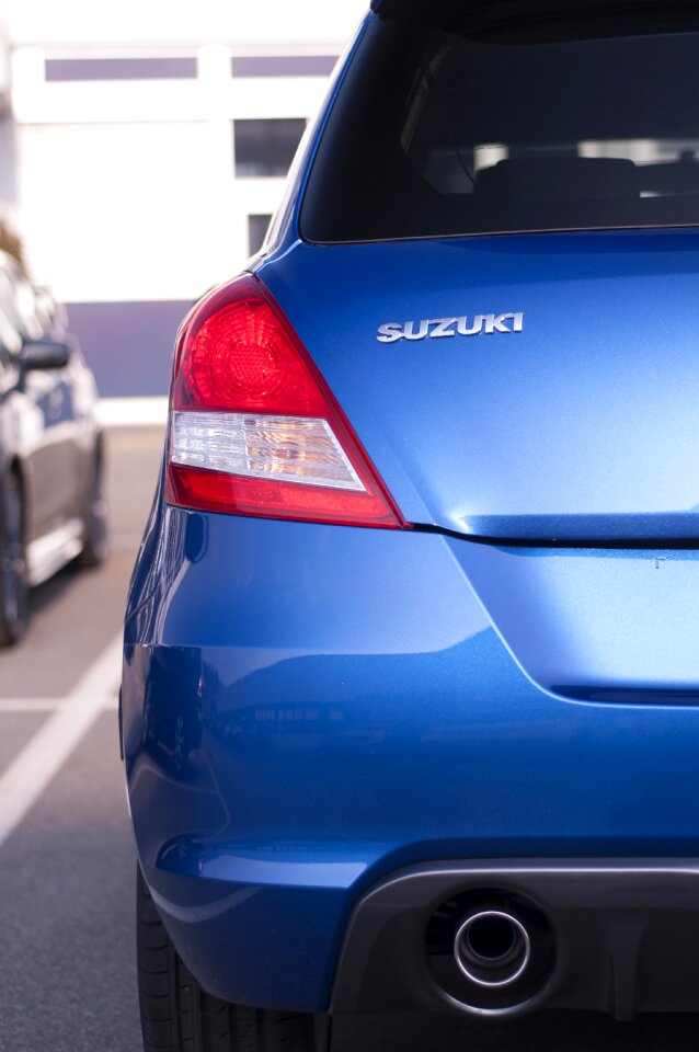Vehicle lights blue