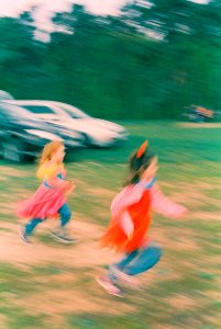 Canon EOS 30 - Running Children