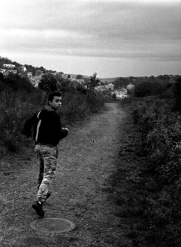 Kiev 4 + Jupiter-8M 53/2 - Running Lad