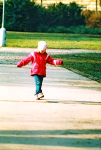 Praktica MTL 5 + Pentacon Electric 4/200 MC - Little Girl in the Park photo