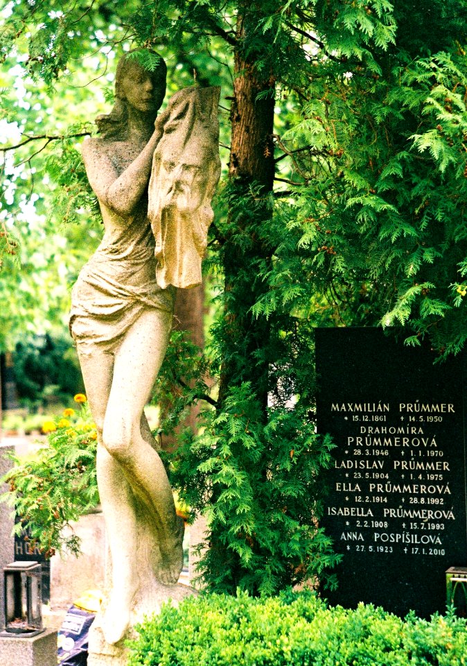 FED-5V - Gravestone on Central Cemetery 5