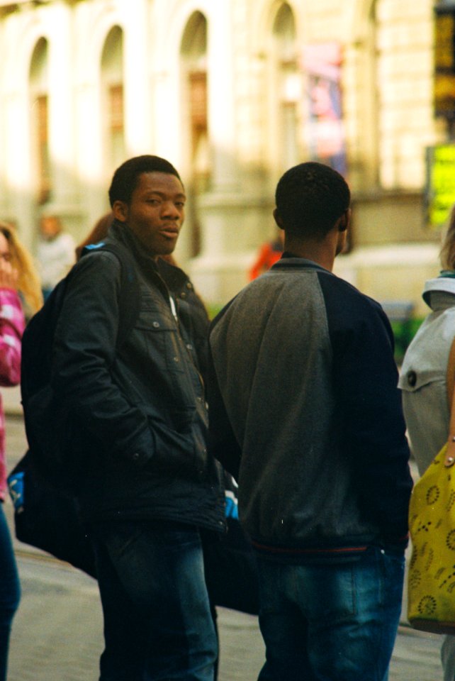 Praktica MTL 5 + Pentacon Electric 4/200 MC - Men at Tram Stop